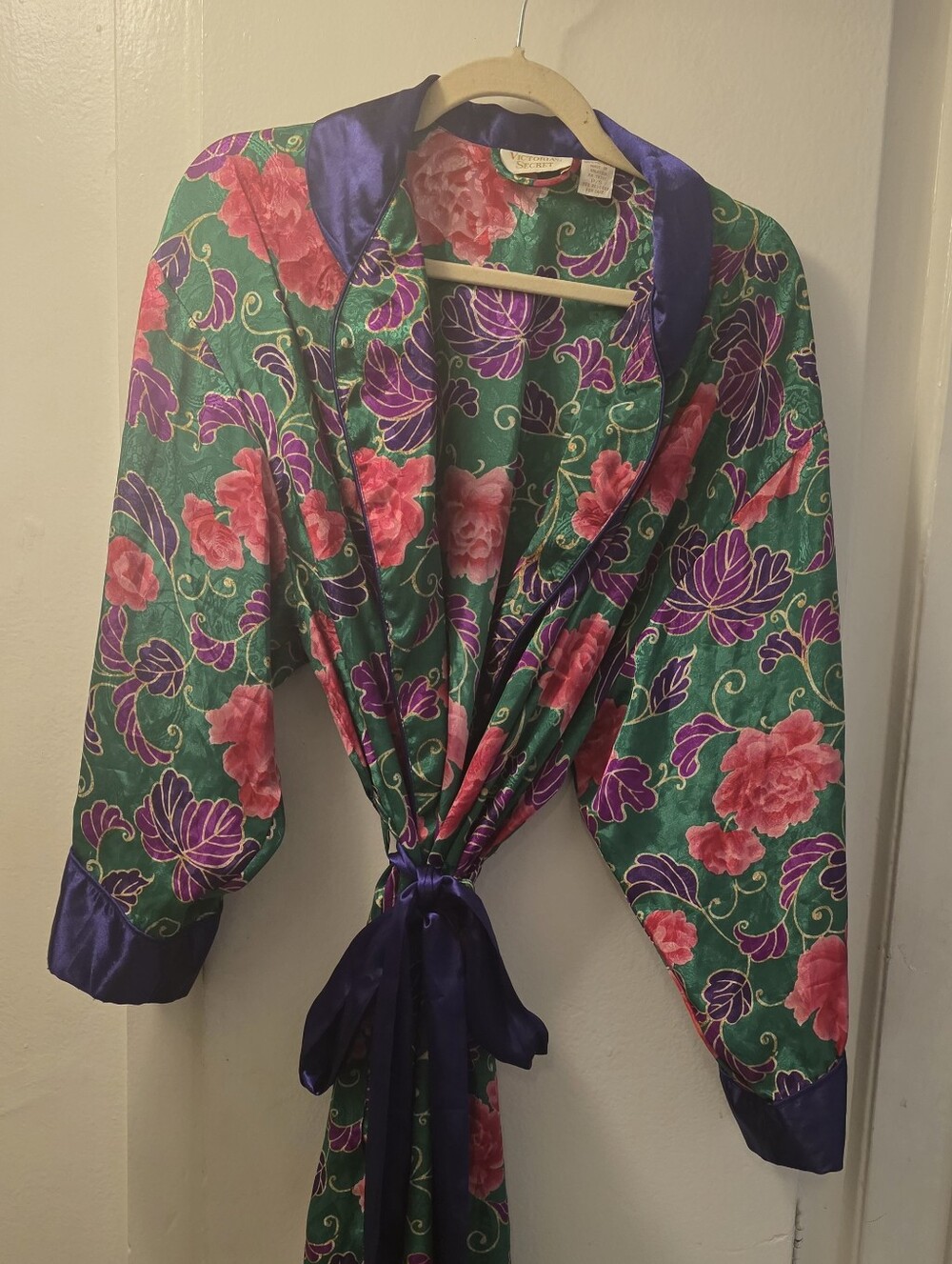 Vintage Victorias SecretFloral Satin Tie-Waist Robe Jacket in Green and Purple
